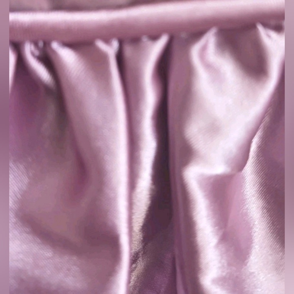 Nicole Miller Mauve/Dusty Pink Queen Size Velvet Bedspread with Satin Drop - Picture 2 of 4